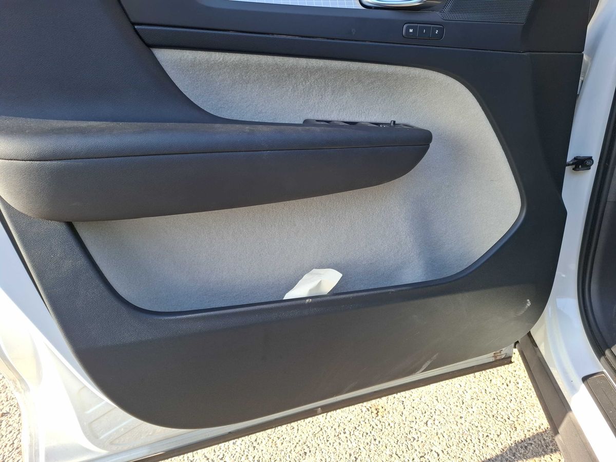 Volvo XC40 2018 — photo 49