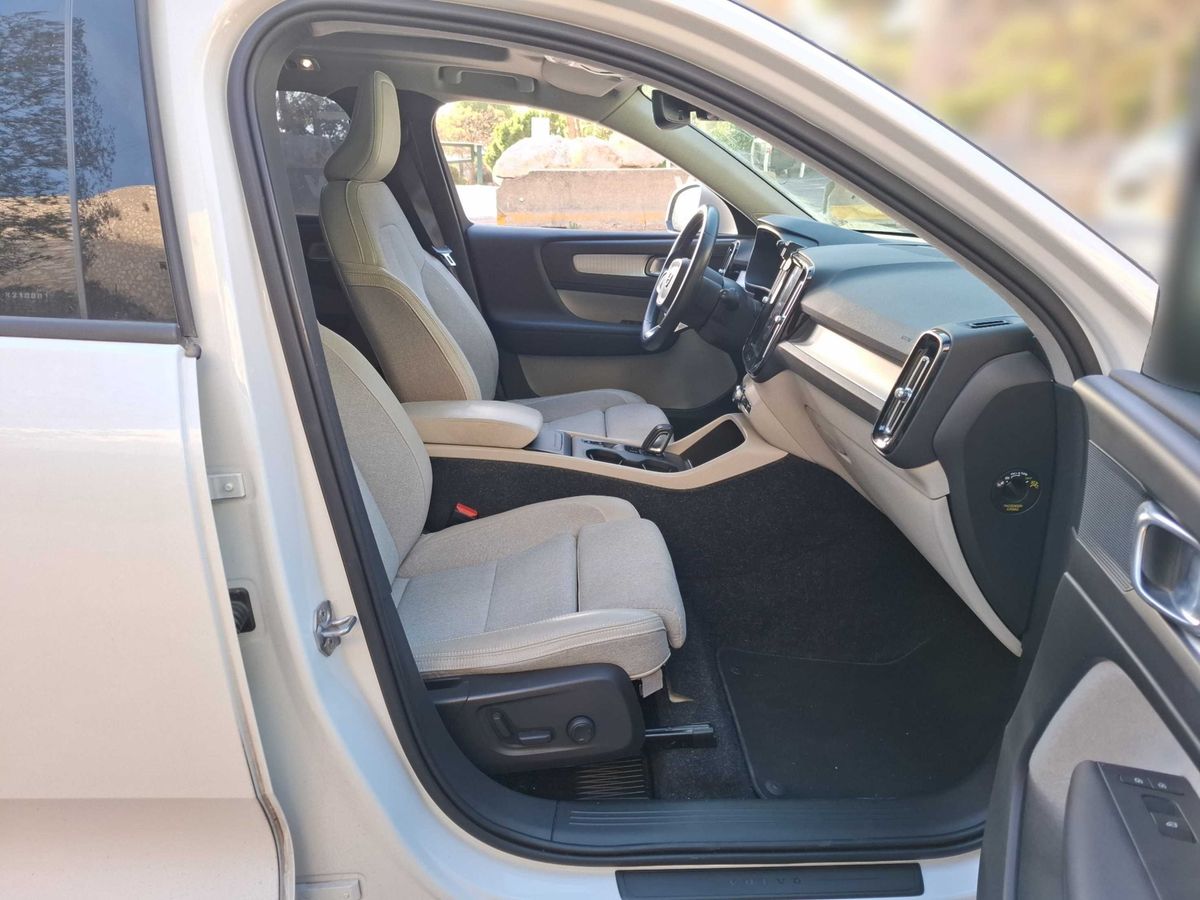 Volvo XC40 2018 — photo 11