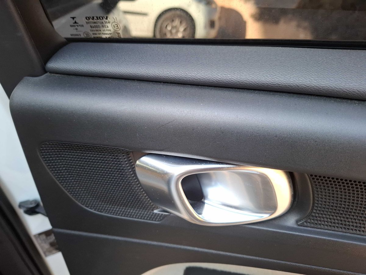 Volvo XC40 2018 — photo 44