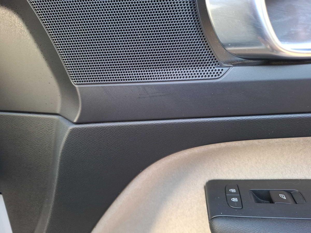 Volvo XC40 2018 — photo 37