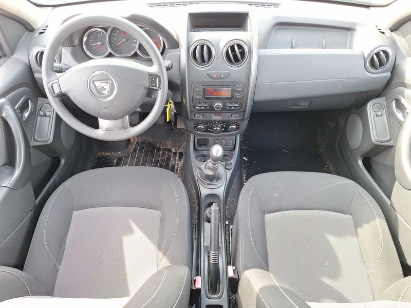 Dacia Duster 1.2 TCe Laureate 4x2 — zdjęcie 11