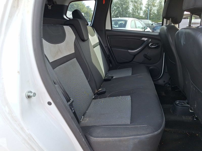 Dacia Duster 1.2 TCe Laureate 4x2 — zdjęcie 13