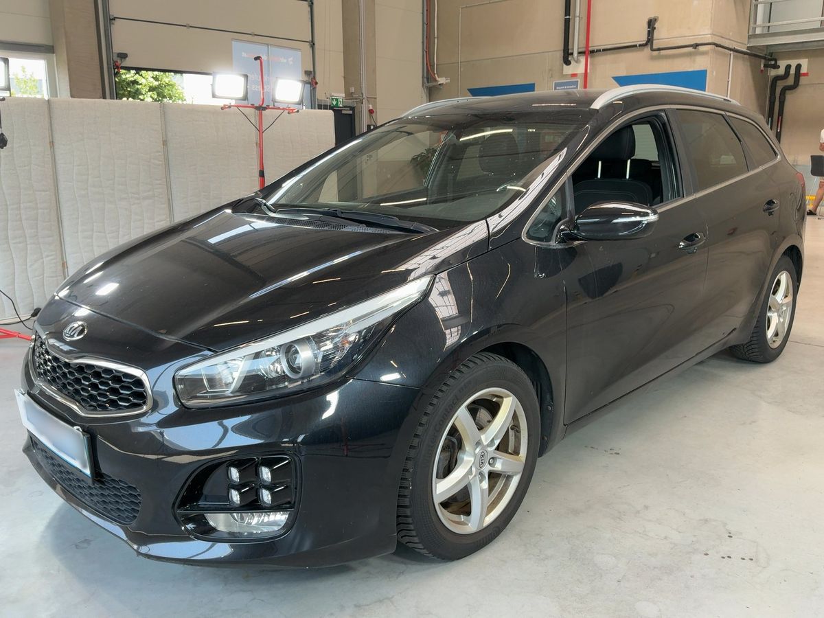 Kia cee'd 2015 — photo 1