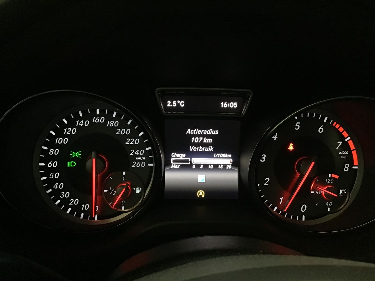 Mercedes-Benz CLA-Klasse 2015 — photo 19