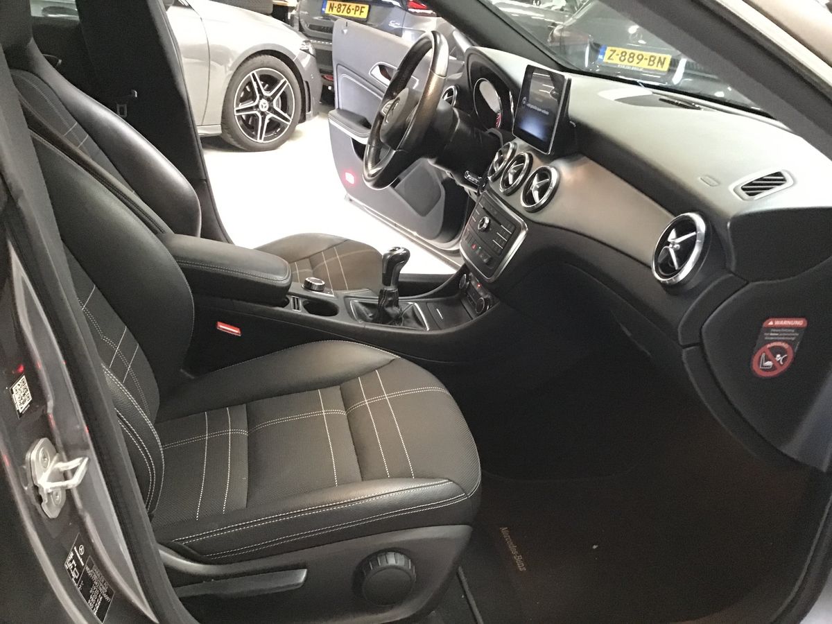 Mercedes-Benz CLA-Klasse 2015 — photo 17
