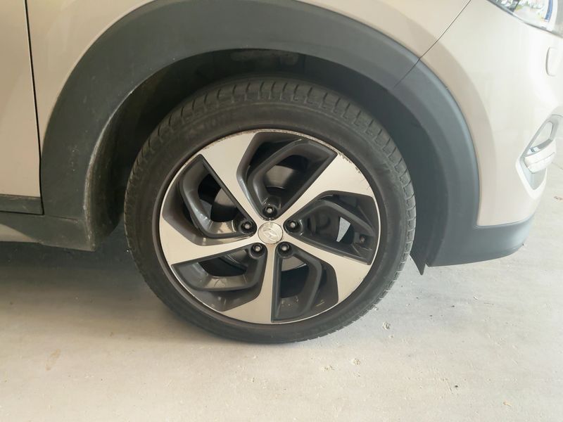 Hyundai Tucson 2.0 CRDi Executive 2WD 2017 – снимка 11