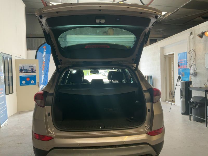Hyundai Tucson 2.0 CRDi Executive 2WD 2017 – снимка 15