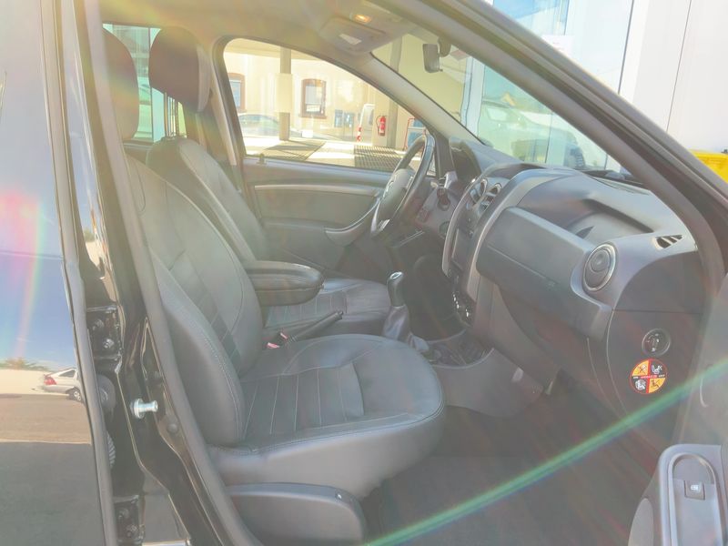 Dacia Duster 1.6 SCe Prestige 4x2 — zdjęcie 11