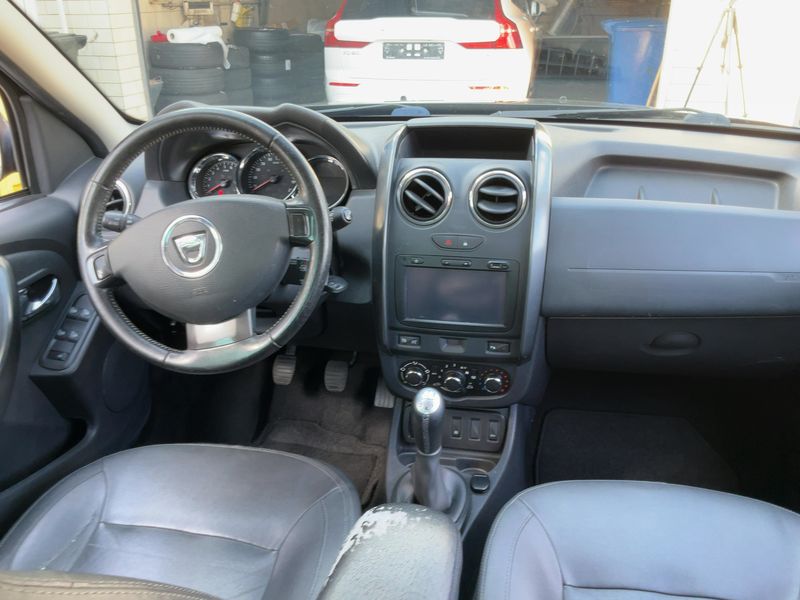 Dacia Duster 1.6 SCe Prestige 4x2 — zdjęcie 12