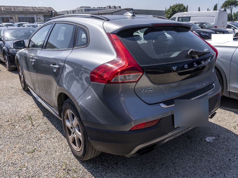 Volvo V40 1.6 D2 Summum — zdjęcie 3