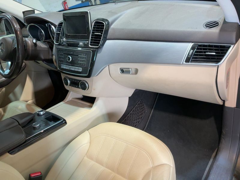 Mercedes-Benz GLE-Klasse GLE 350 d 4Matic — zdjęcie 12