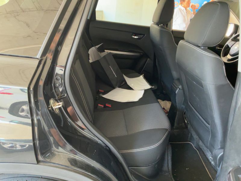 Suzuki Vitara 1.0 BoosterJet Comfort — zdjęcie 14