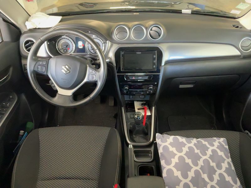 Suzuki Vitara 1.0 BoosterJet Comfort — zdjęcie 12