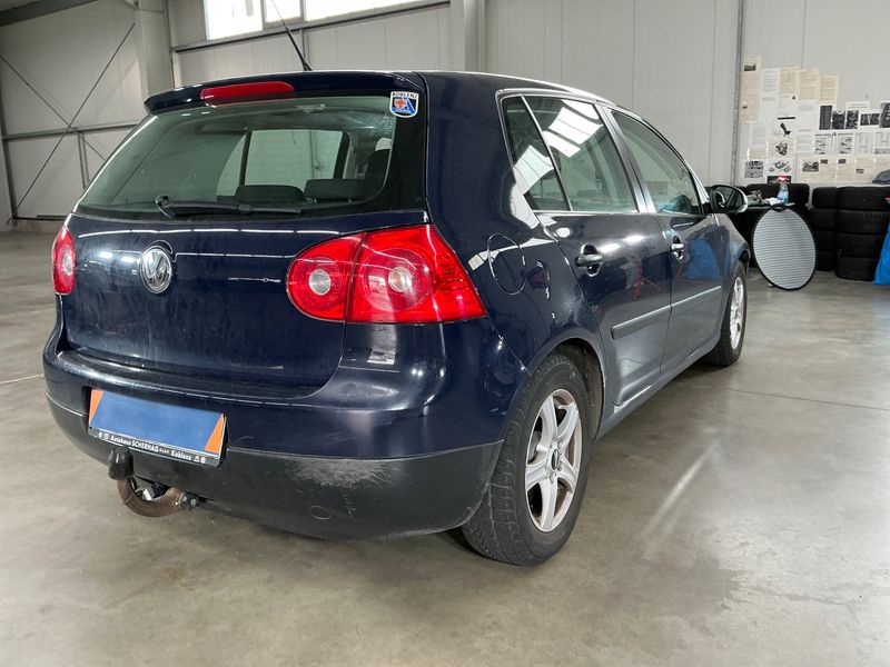 Volkswagen Golf V 1.4 Trendline — zdjęcie 2