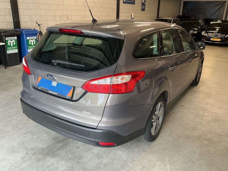 Ford Focus 1.0 EcoBoost SYNC Edition — zdjęcie 2