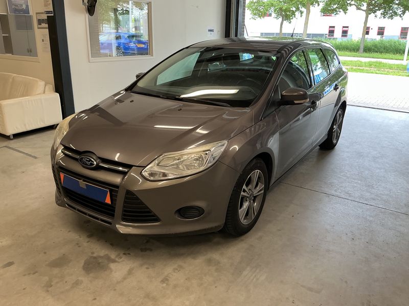 Ford Focus 1.0 EcoBoost SYNC Edition — zdjęcie 1