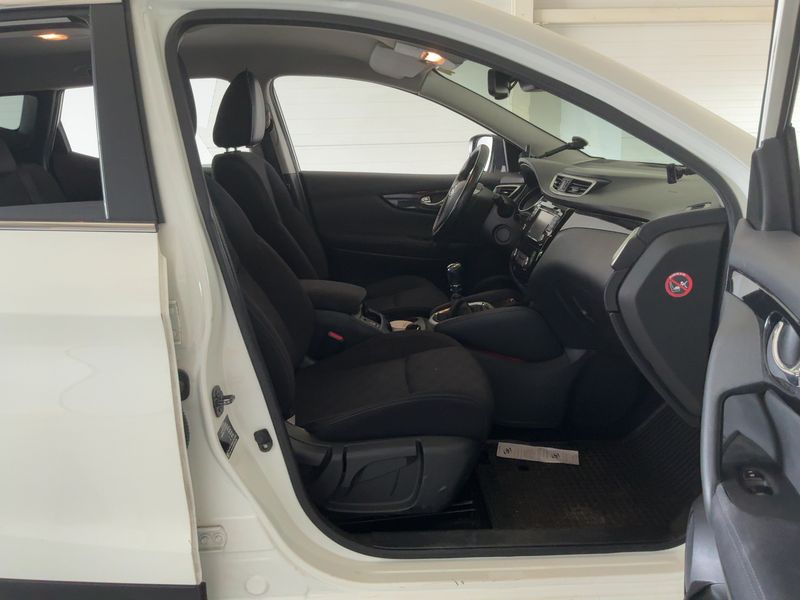 Nissan Qashqai 1.2 N-Connecta — zdjęcie 11