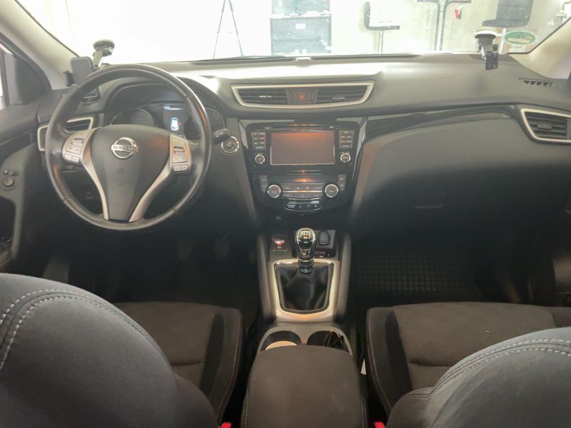 Nissan Qashqai 1.2 N-Connecta — zdjęcie 12