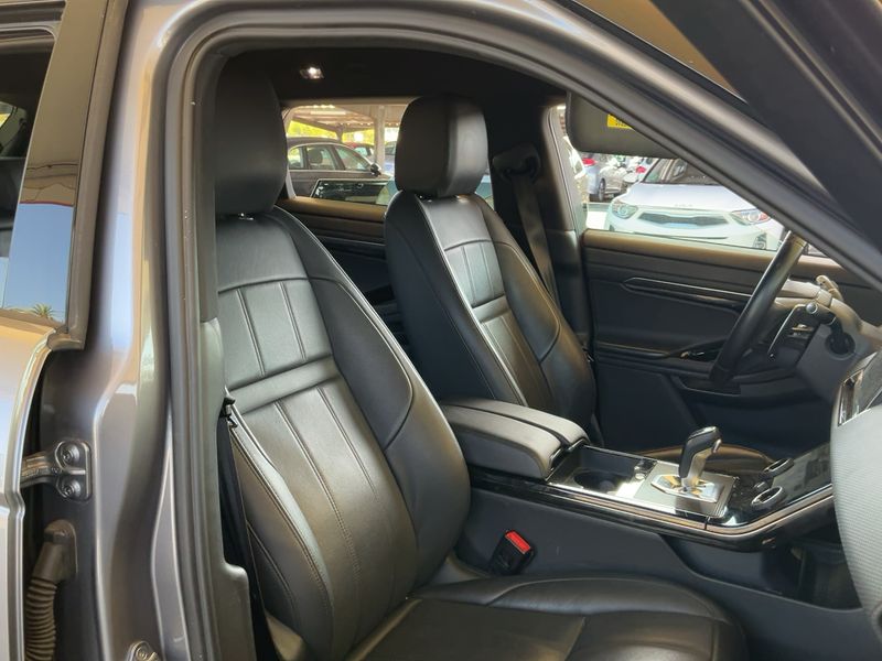 Land Rover Evoque D165 Mild-Hybrid R-Dynamic — zdjęcie 11