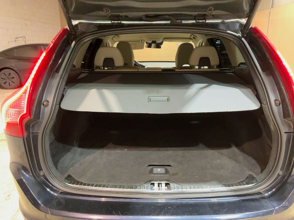 Volvo XC60 2015 — photo 16