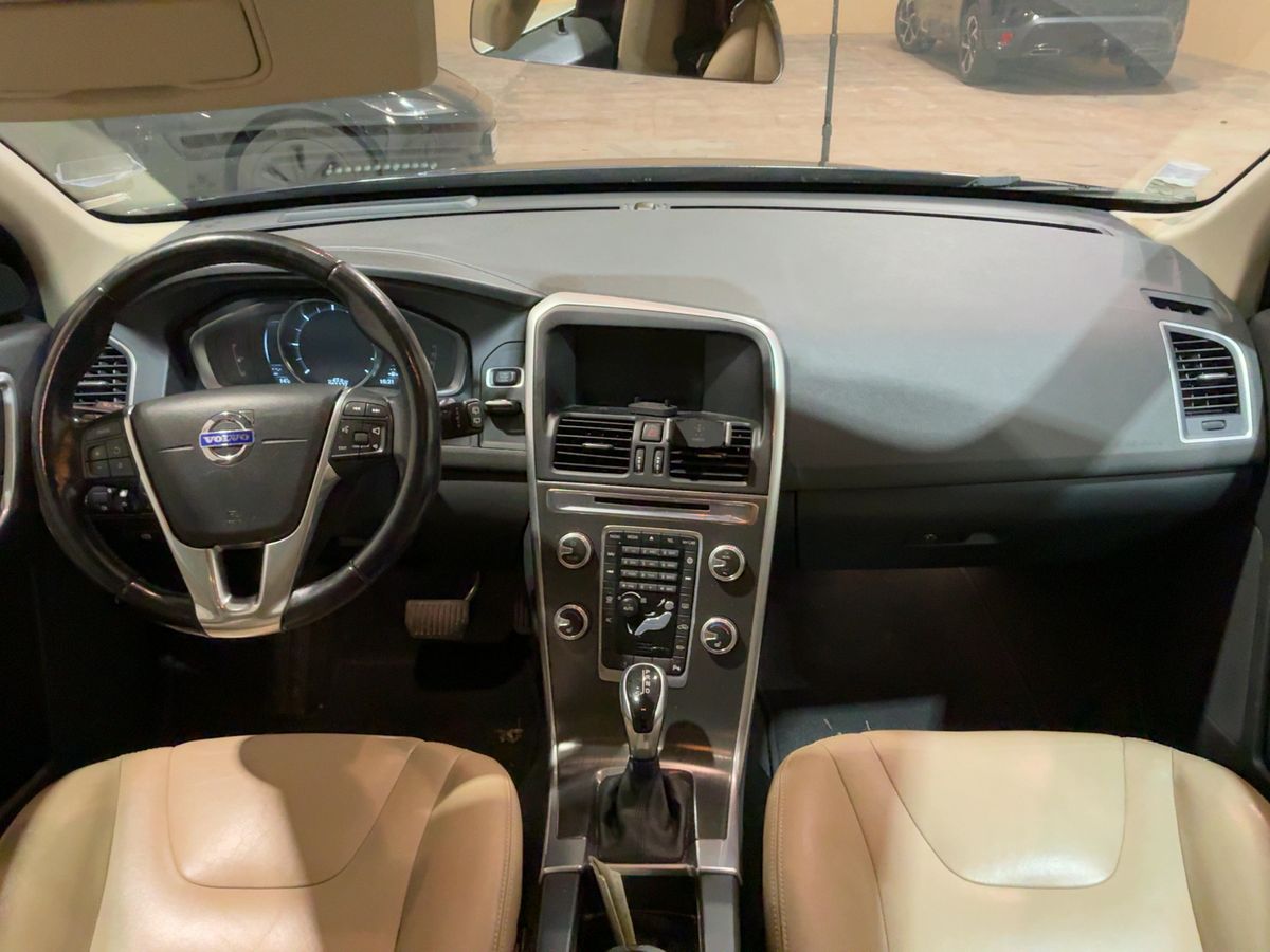 Volvo XC60 2015 — photo 18