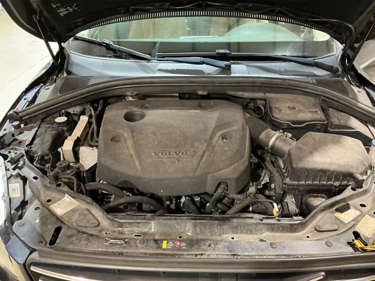 Volvo XC60 2015 — photo 24