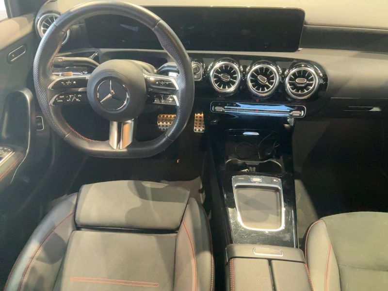 Mercedes-Benz A-Klasse Limousine A 180 Mild-Hybrid AMG Line — zdjęcie 12