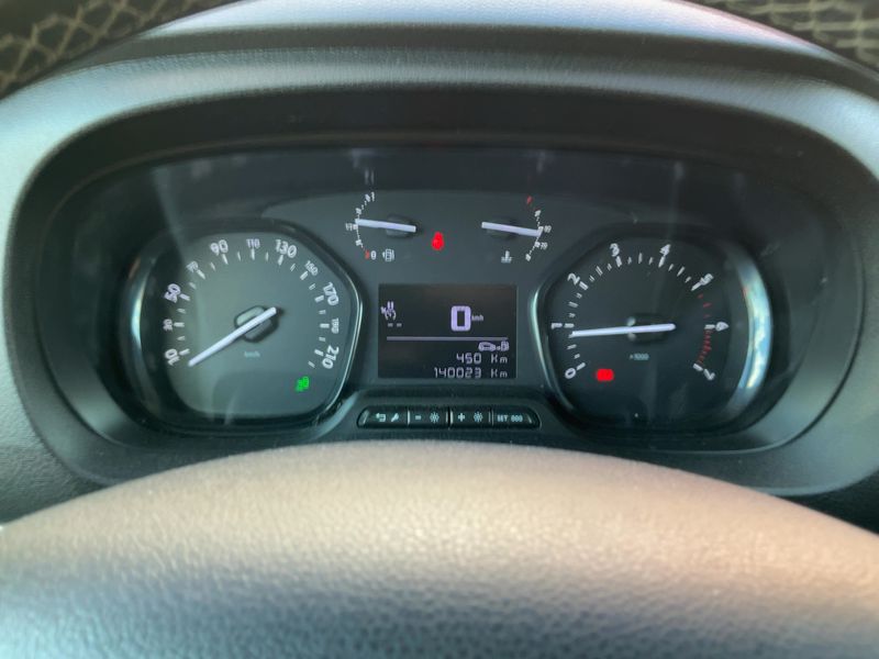 Opel Zafira Life 2.0 Diesel M Selection L2 — zdjęcie 13