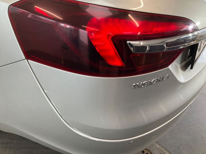 Opel Insignia Sports Tourer 1.6 CDTI DPF Edition 2017 – снимка 32