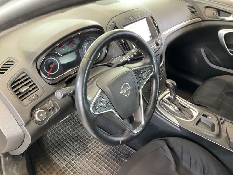Opel Insignia Sports Tourer 1.6 CDTI DPF Edition 2017 – снимка 26