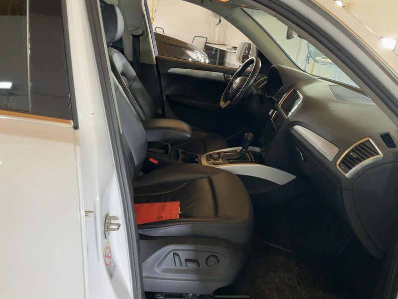 Audi Q5 2.0 TDI quattro 2009 – снимка 17