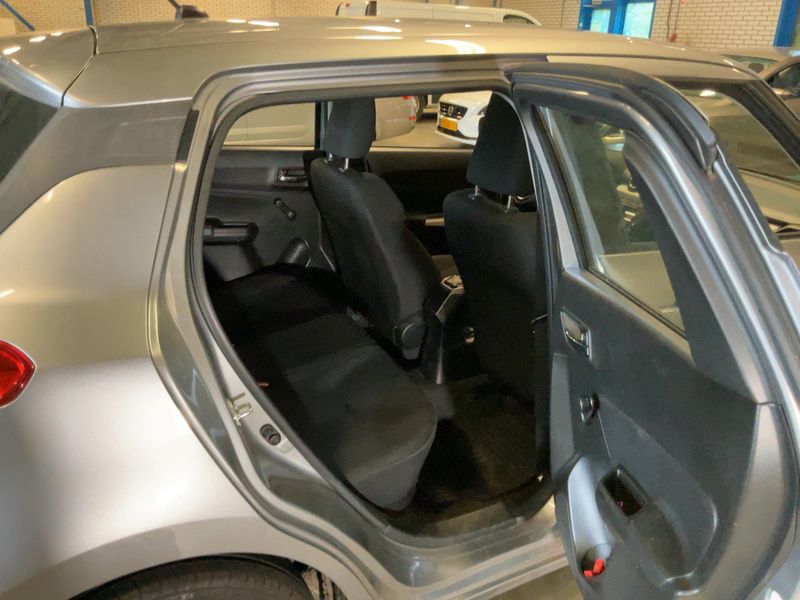 Suzuki Swift 1.2 Comfort — zdjęcie 14