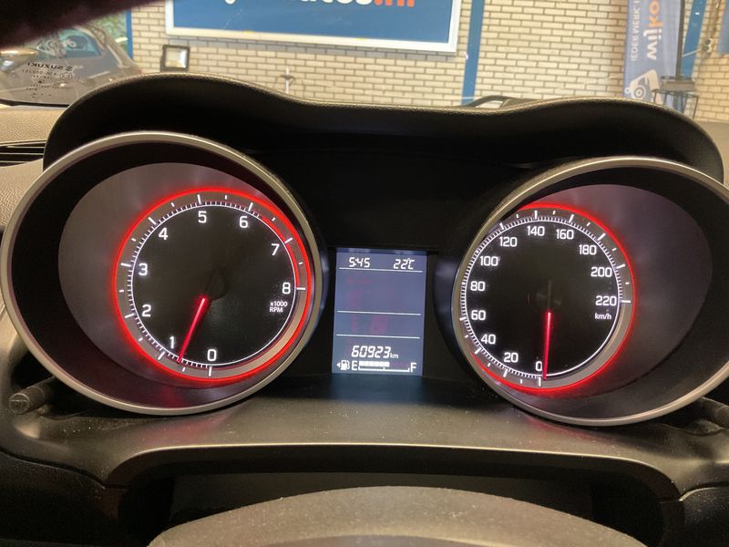 Suzuki Swift 1.2 Comfort — zdjęcie 13