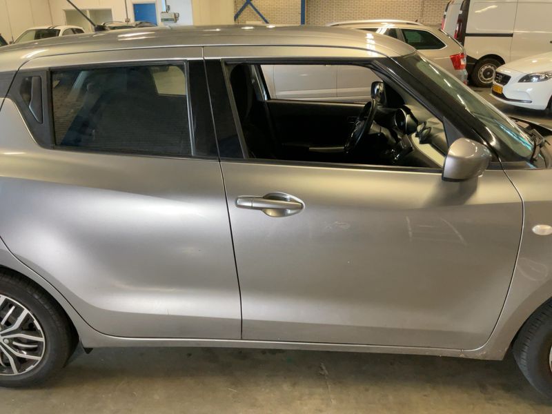 Suzuki Swift 1.2 Comfort — zdjęcie 7
