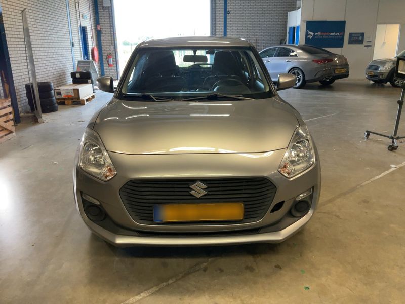 Suzuki Swift 1.2 Comfort — zdjęcie 9