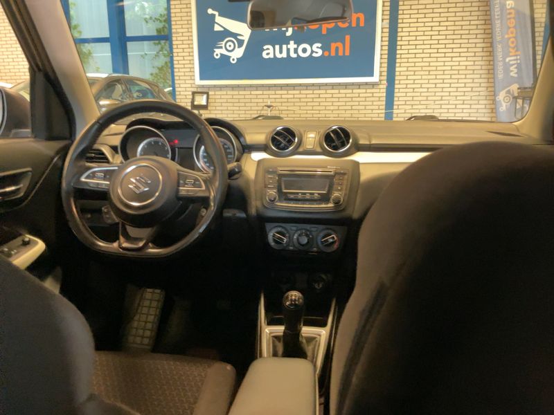 Suzuki Swift 1.2 Comfort — zdjęcie 12