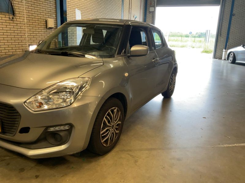 Suzuki Swift 1.2 Comfort — zdjęcie 2