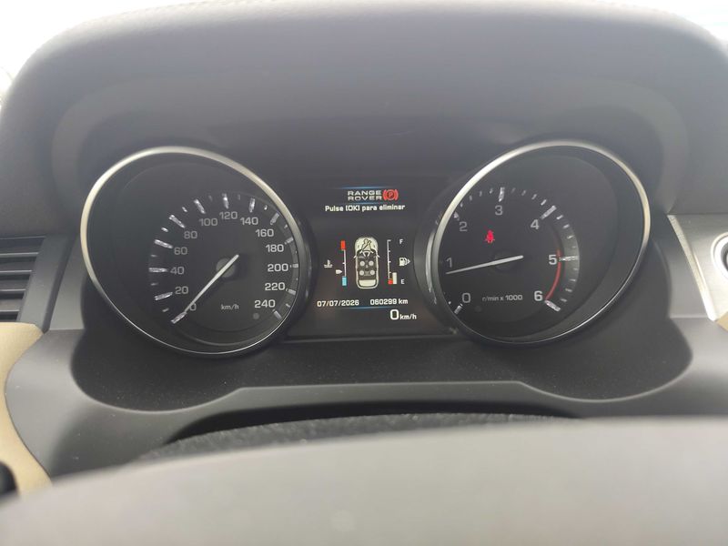 Land Rover Evoque 2.2 Td4 Pure — zdjęcie 12
