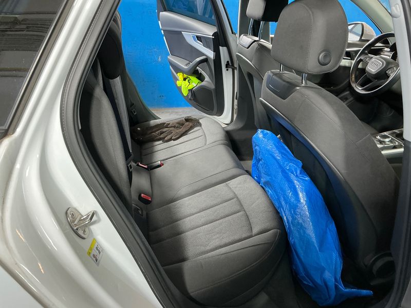 Audi A4 2.0 TDI — zdjęcie 14