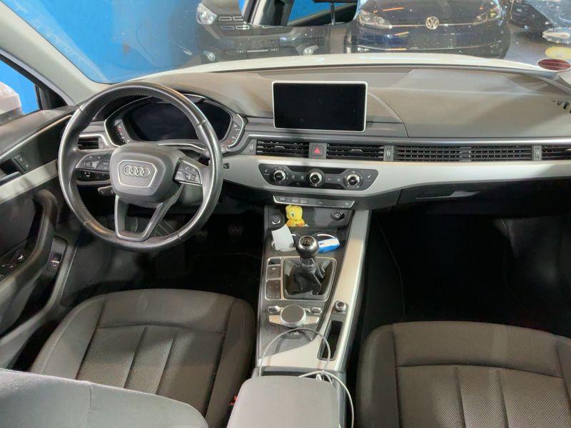 Audi A4 2.0 TDI — zdjęcie 12