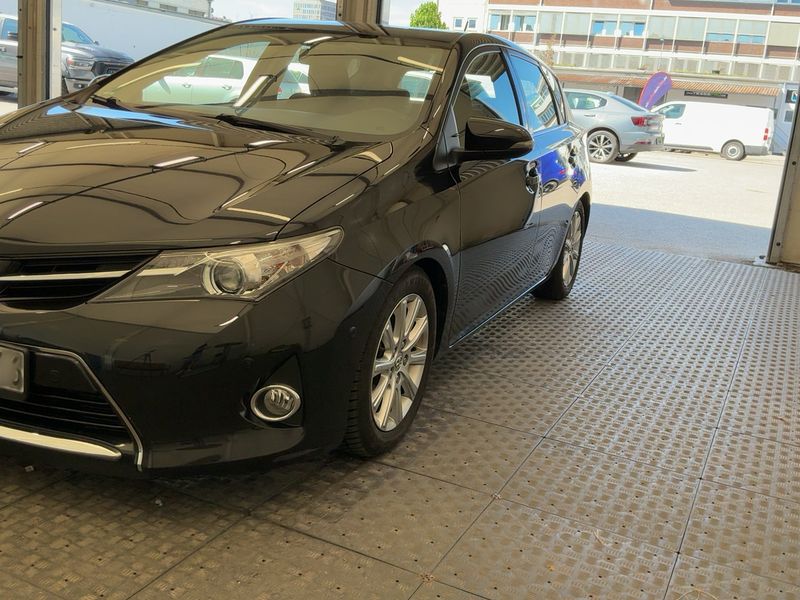 Toyota Auris 1.6 START Edition — zdjęcie 2