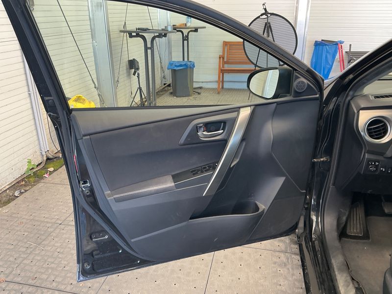 Toyota Auris 1.6 START Edition 2014 – снимка 38