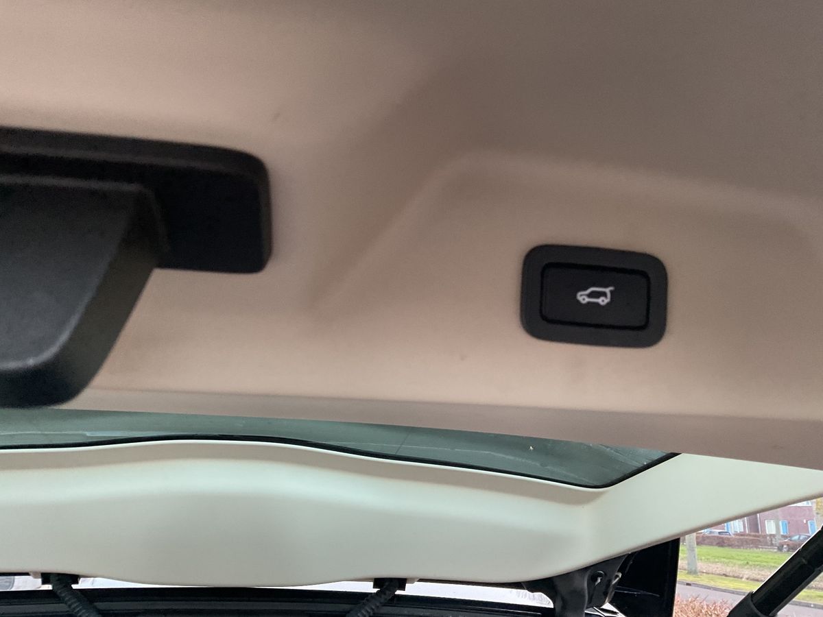 Land Rover 2018 — photo 30