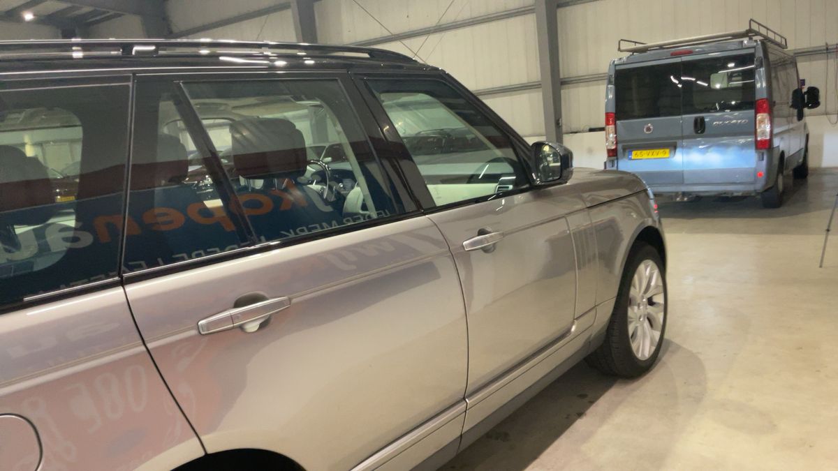 Land Rover 2018 — photo 11