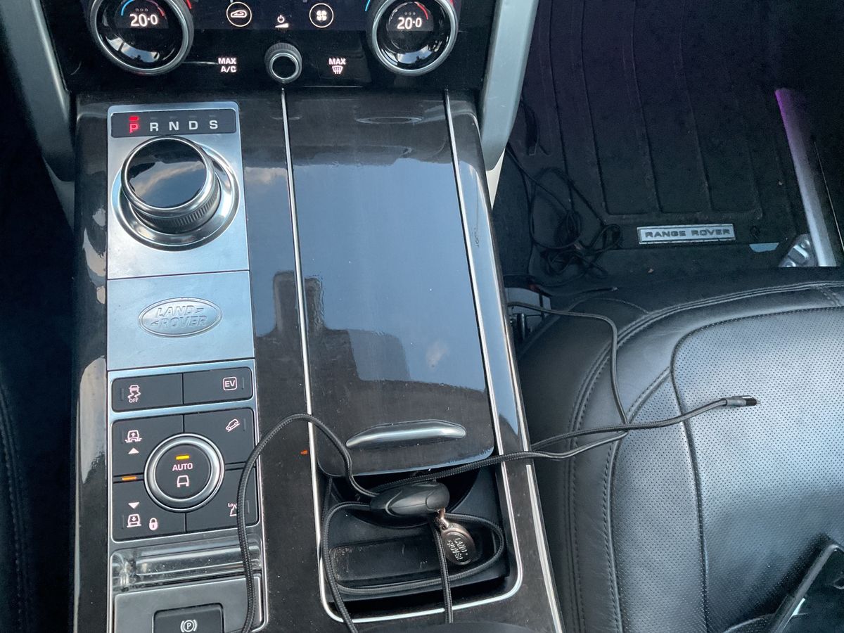 Land Rover 2018 — photo 27
