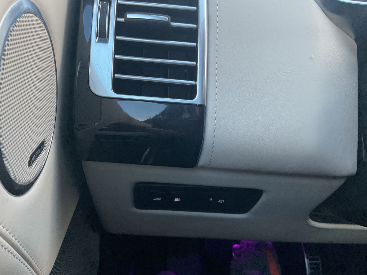 Land Rover 2018 — photo 33