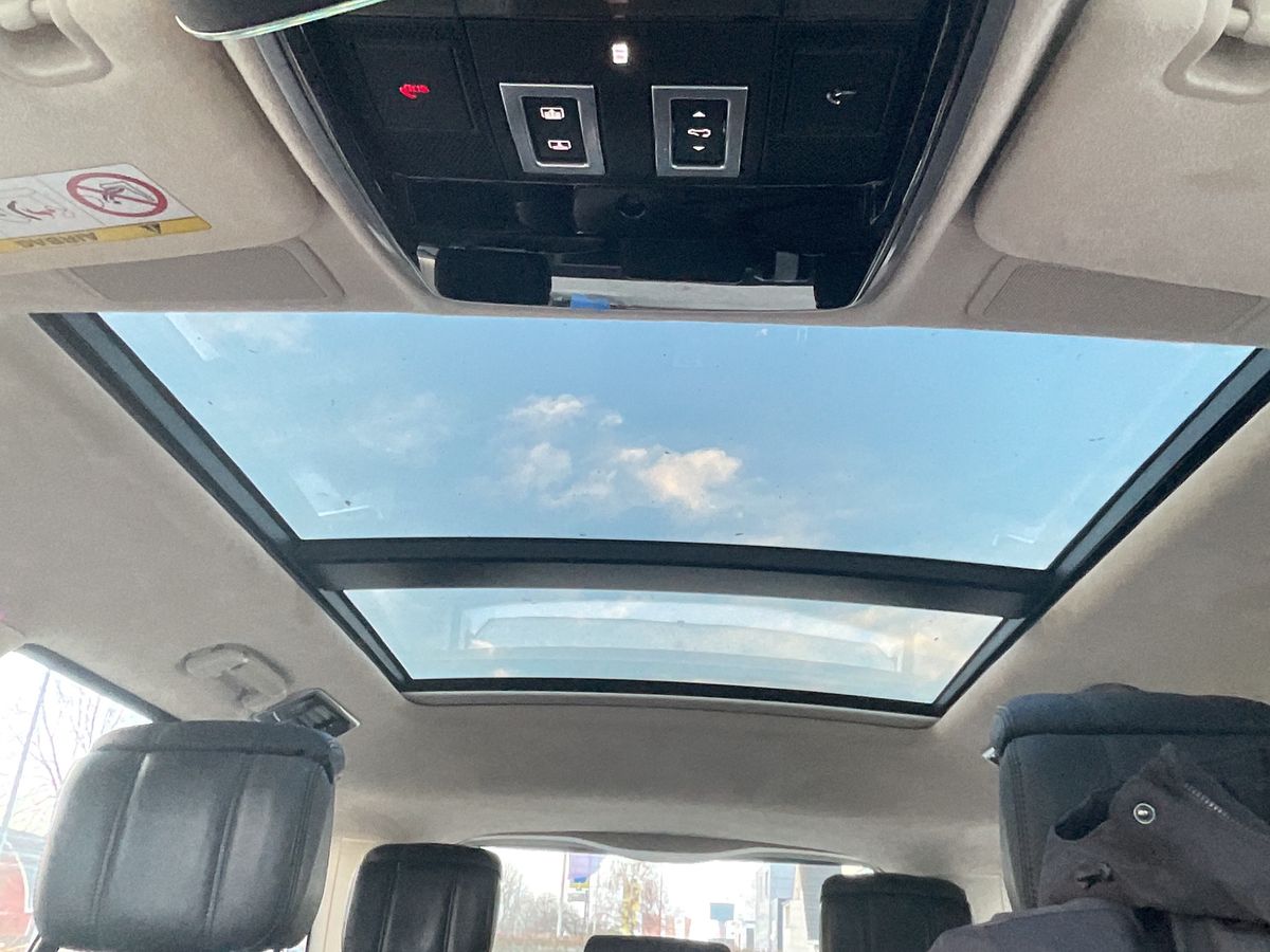 Land Rover 2018 — photo 26