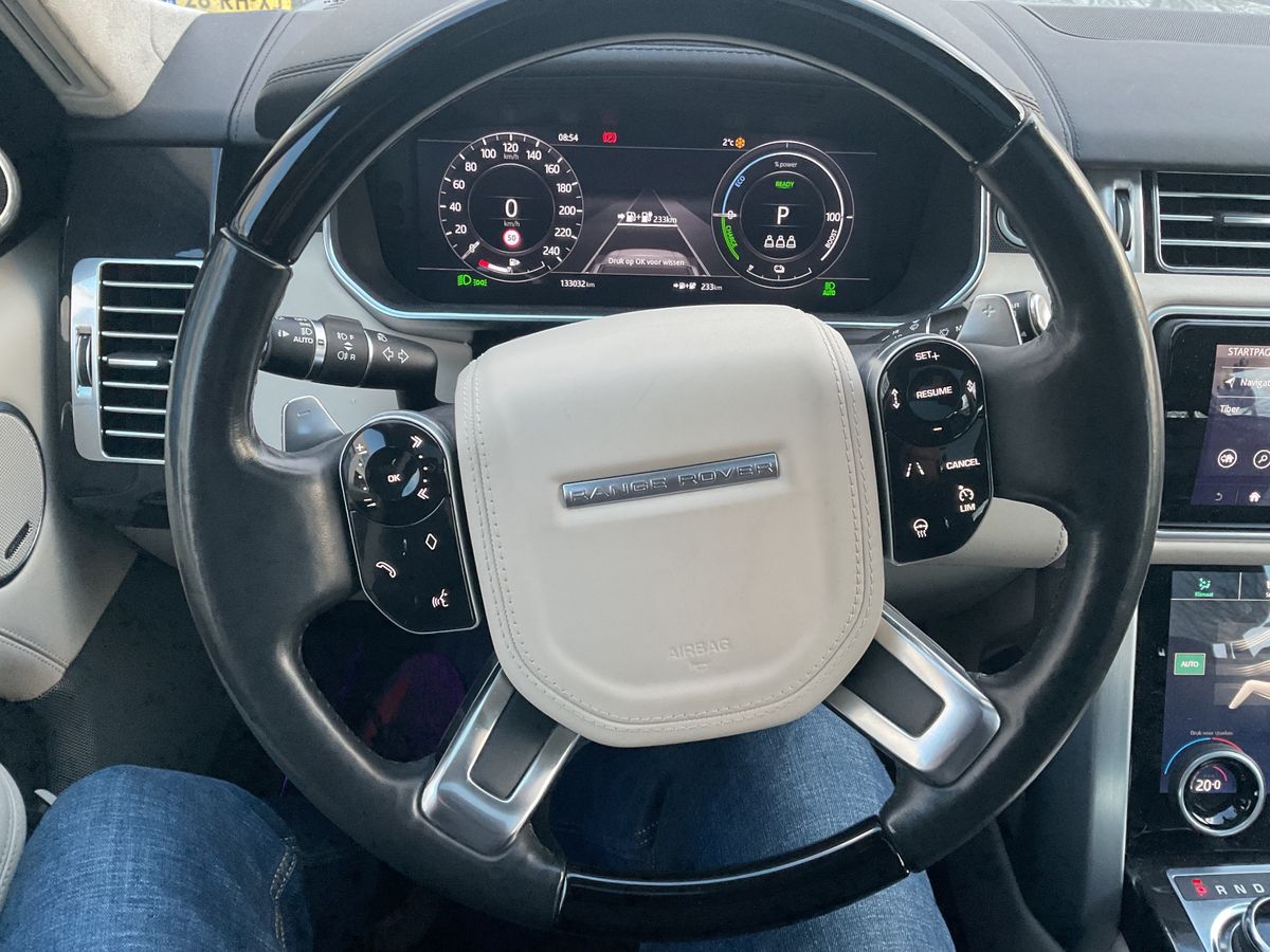 Land Rover 2018 — photo 36