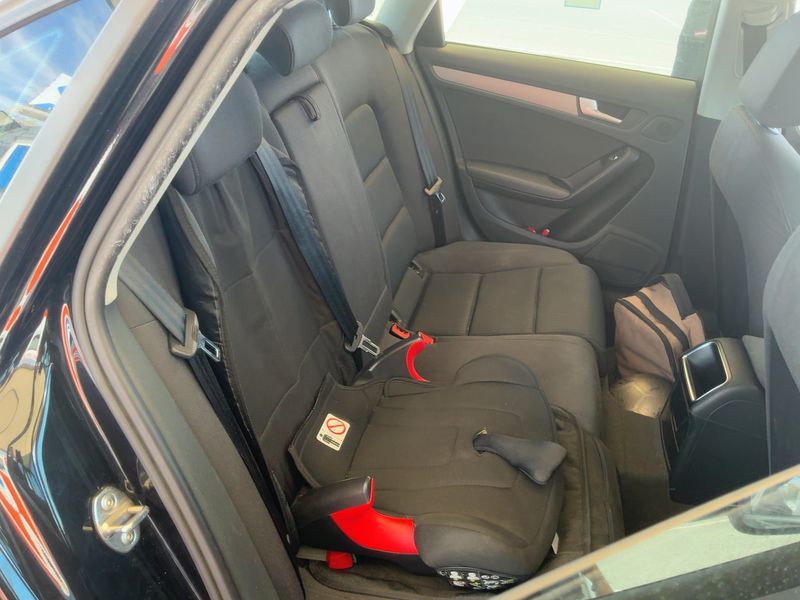 Audi A4 2.0 TDI — zdjęcie 14
