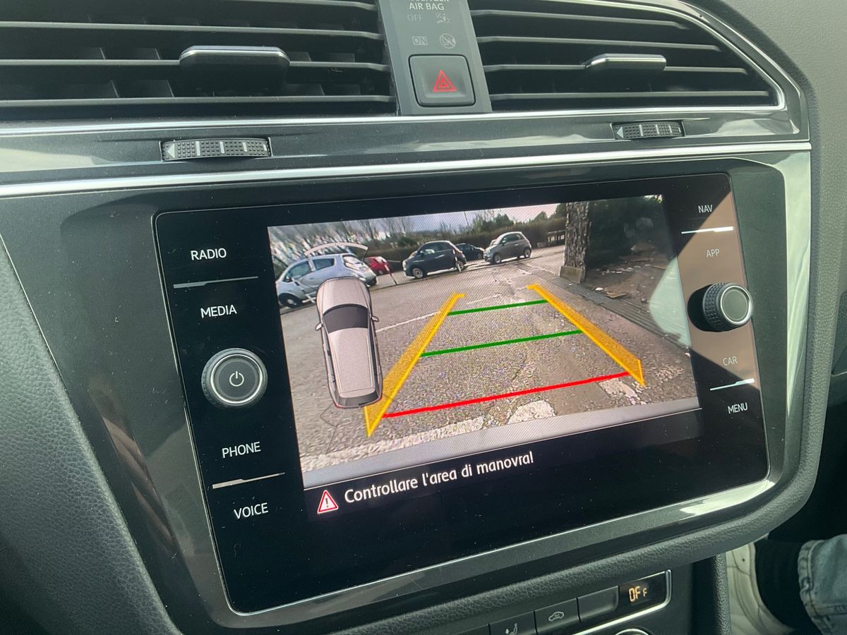 Volkswagen Tiguan 2020 — photo 28